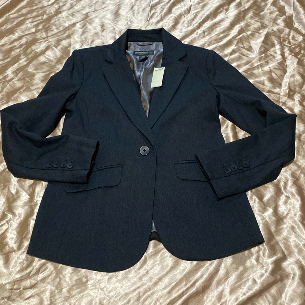 NEW WITH TAGS Eddie Bauer wool jacket blazer size 4 petite